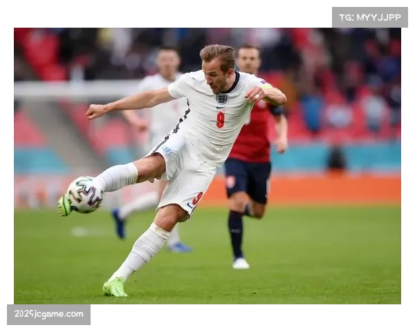 拜仁扩大领先优势至8分,凯恩28球领跑射手榜